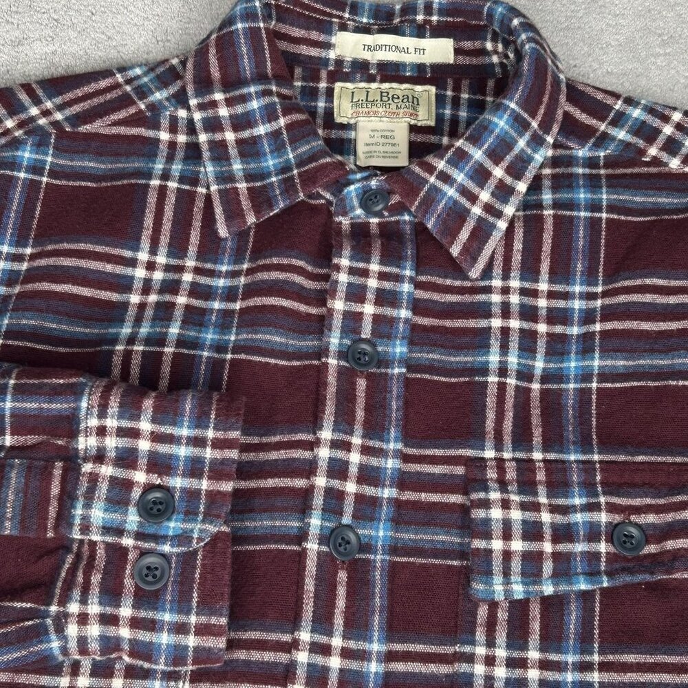 L.L. Bean Chamois Shirt Mens Medium Burgundy Plaid Flannel Traditional Button Up